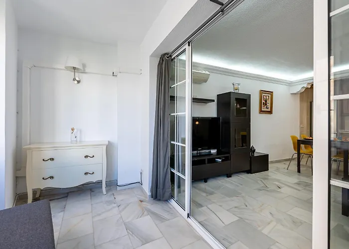797 Holiday Rentals - Piso Para 3 En La Carihuela Con Piscina