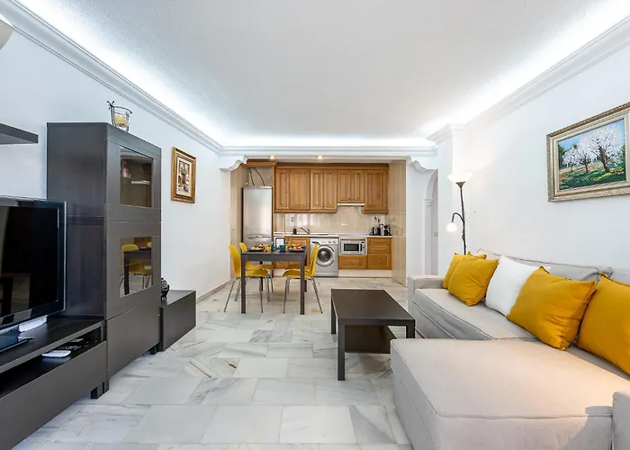 797 Holiday Rentals - Piso Para 3 En La Carihuela Con Piscina