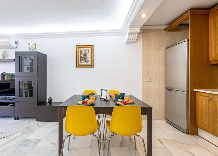 797 Holiday Rentals - Piso Para 3 En La Carihuela Con Piscina
